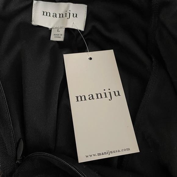 Elegant Black Evening Dress - Picture 5 of 7